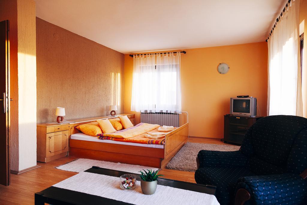 Apartmani Maraton Vukovar Ruang foto